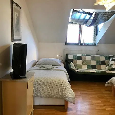 Slovinska 28 *