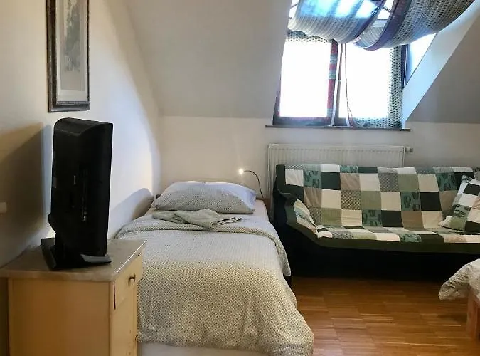 Slovinska 28 *